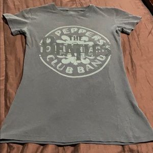 Pullover Short Sleeve Tee. EUC!